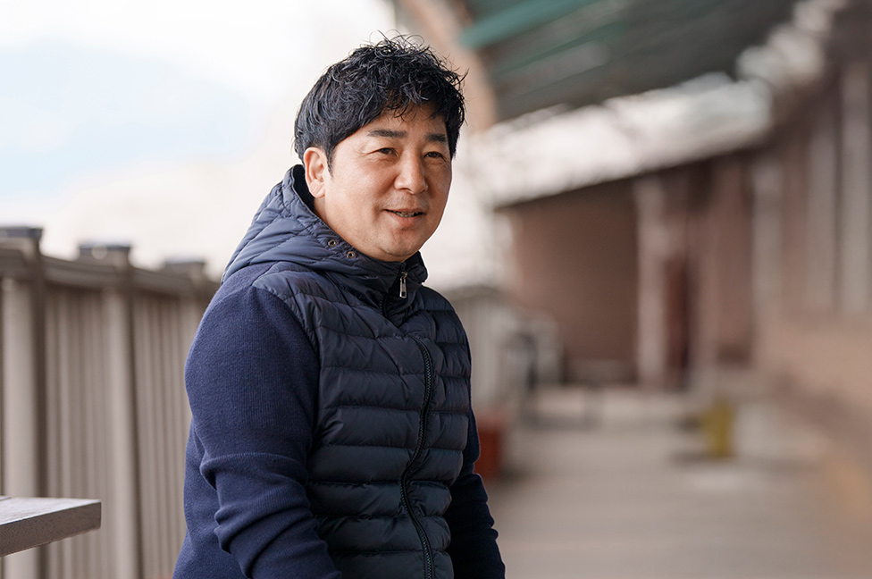 왕의 노을 아래 달리는 시간 여행